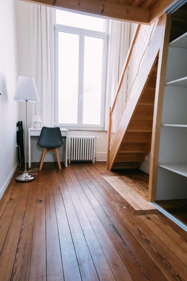 Charming Apartment With Terrace In Lille Exterior foto